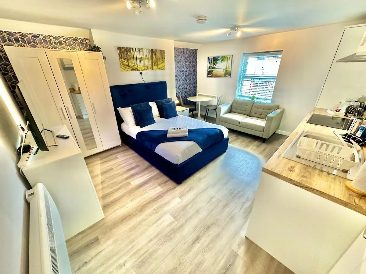 Cozy Downtown Retreat - Central Apartment With Short Walk To Beach Bournemouth 0*,  United Kingdom