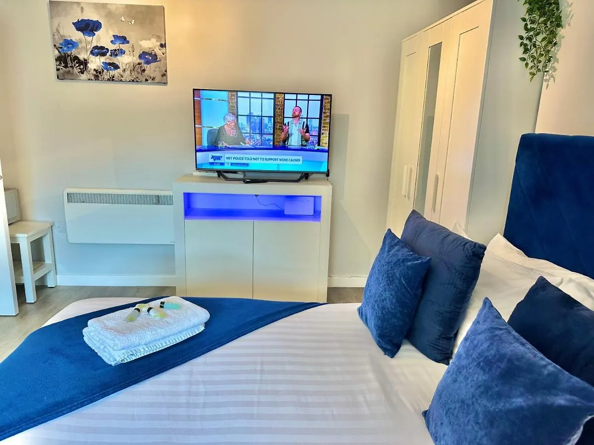 Cozy Downtown Retreat - Central Apartment With Short Walk To Beach Bournemouth