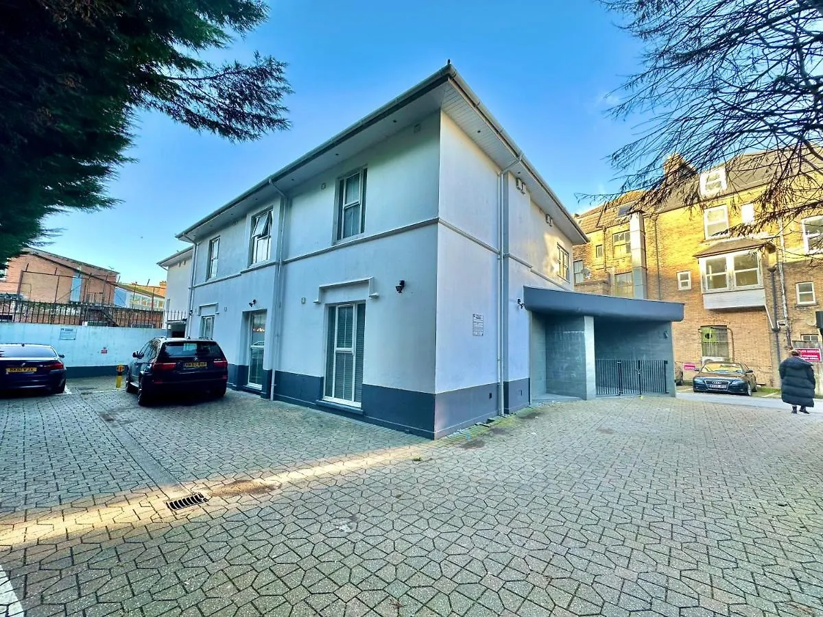 Cozy Downtown Retreat - Central Apartment With Short Walk To Beach Bournemouth